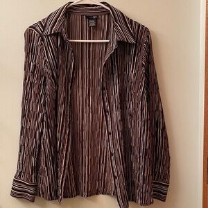 Women’s size Medium dress shirt